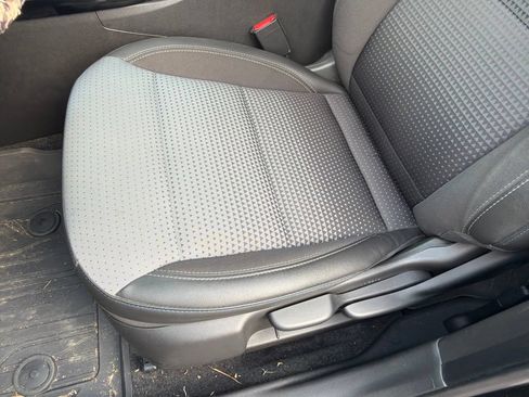 Used 2024 Chevrolet Trax LT FWD image 20