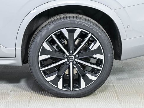 New 2026 Volvo XC90 B6 Plus w/ Protection Package Premier AWD/4WD image 38