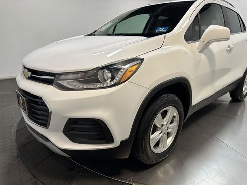 Used 2019 Chevrolet Trax LT w/ LT Convenience Package image 7