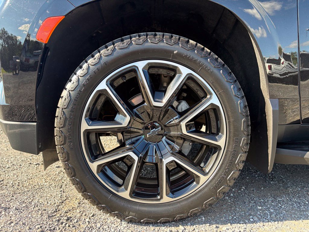 Used 2024 Chevrolet Tahoe RST w/ Luxury Package AWD/4WD image 16