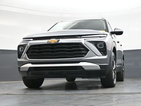Used 2025 Chevrolet TrailBlazer LT AWD/4WD image 28