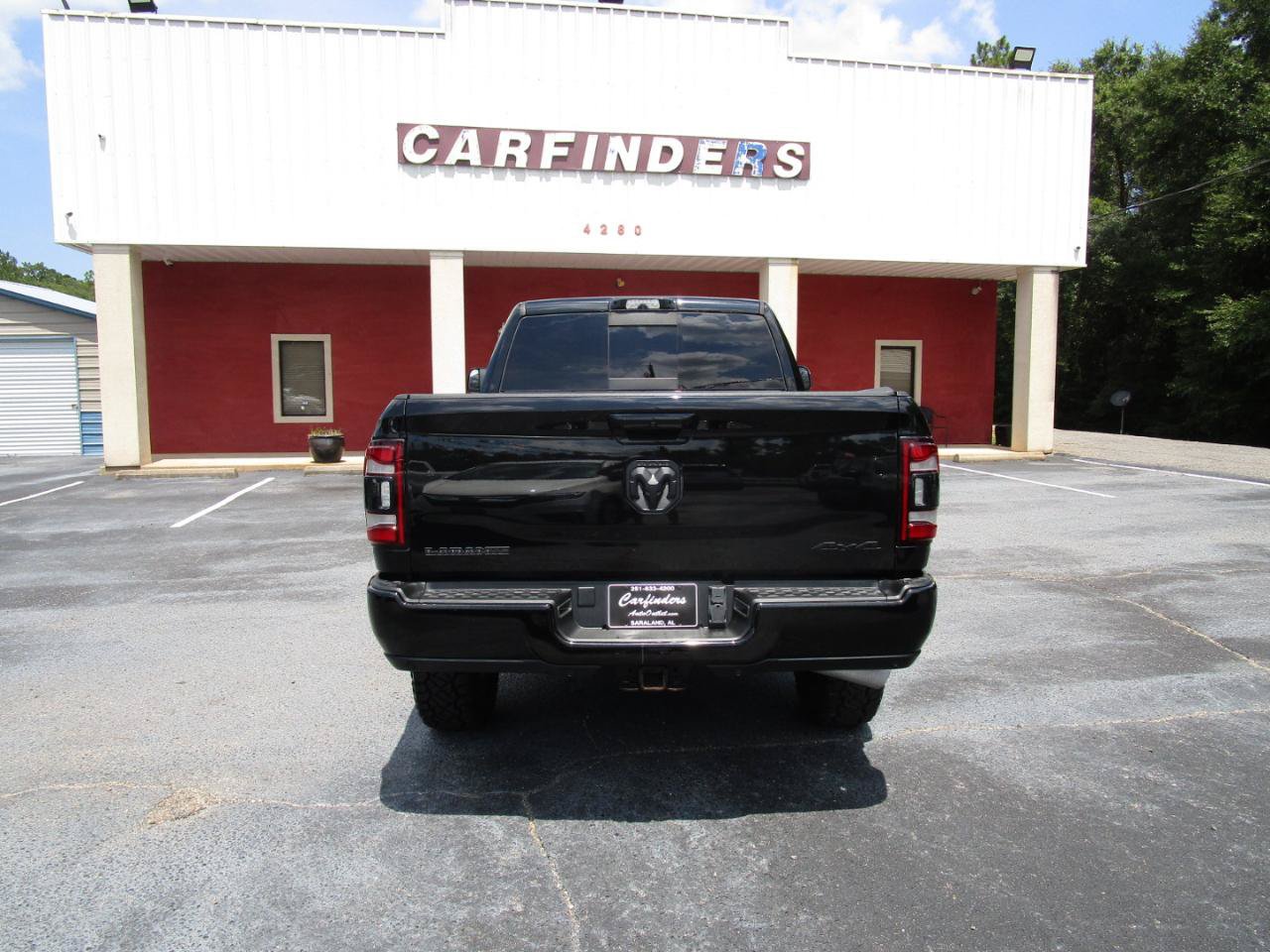 Used 2022 RAM 2500 Laramie w/ Night Edition AWD/4WD image 3