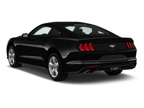 Used 2018 Ford Mustang Coupe image 2