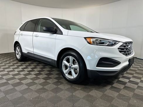 Used 2021 Ford Edge SE image 2