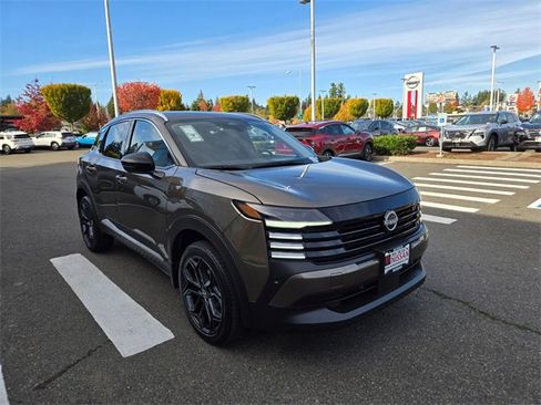 New 2026 Nissan Kicks SR w/ SR Premium Package image 3