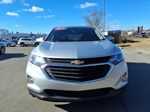 Used 2019 Chevrolet Equinox LT w/ Driver Convenience Package image 2