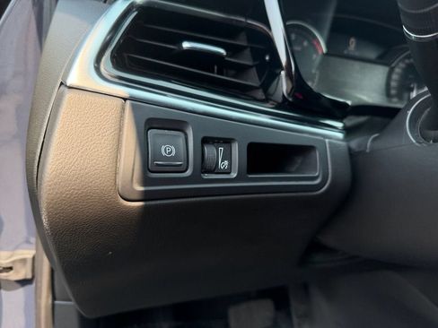 Used 2025 Cadillac XT6 Luxury AWD/4WD image 19