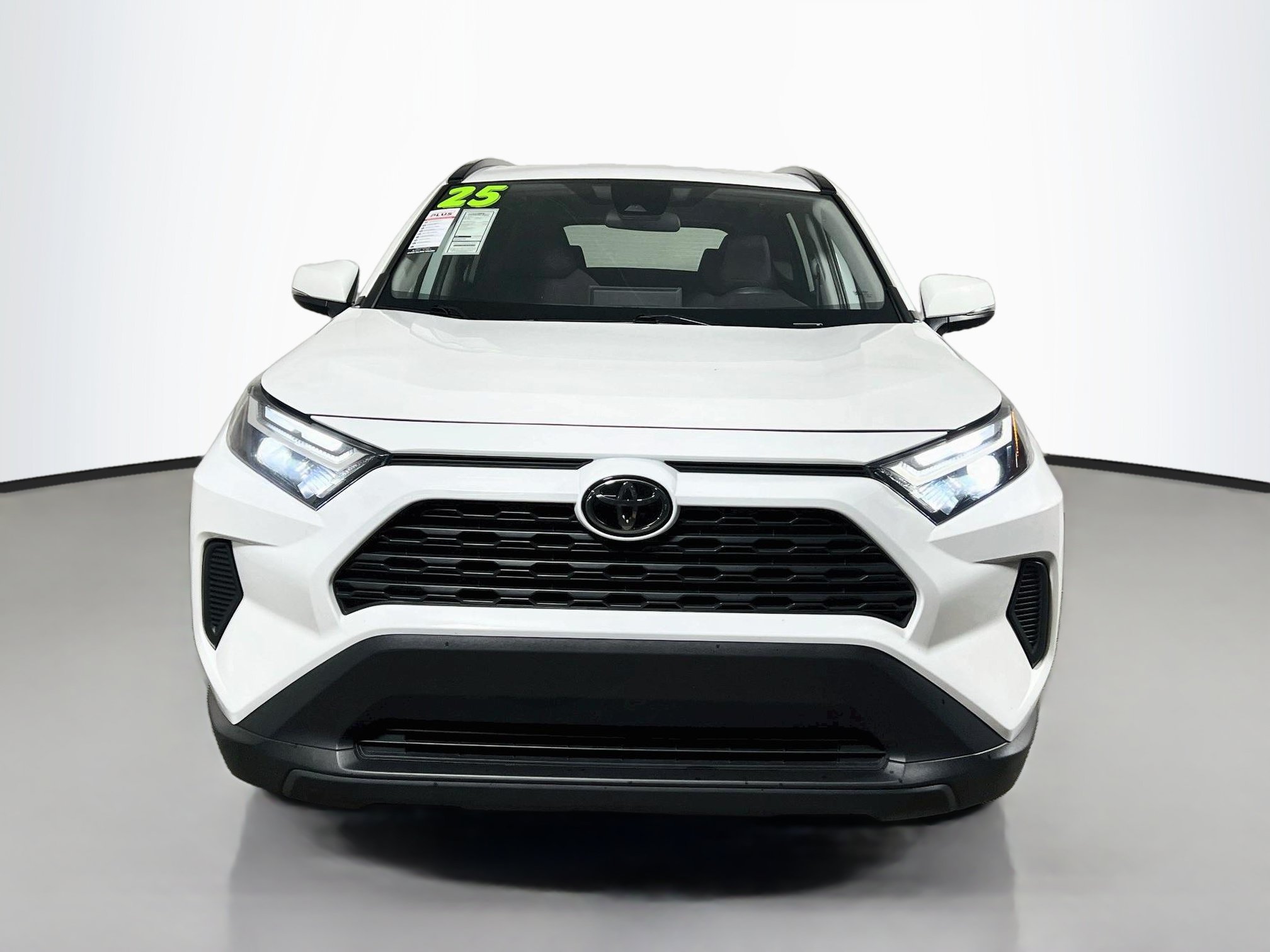 Used 2025 Toyota RAV4 XLE FWD image 11