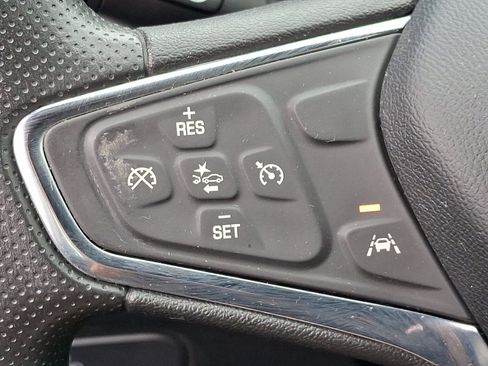 Used 2021 Chevrolet Equinox LS image 21