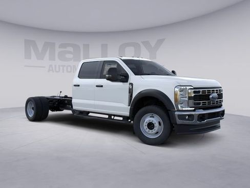 New 2026 Ford F550 4x4 Crew Cab image 7
