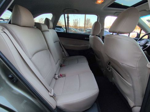 Used 2017 Subaru Outback 3.6R Limited image 22