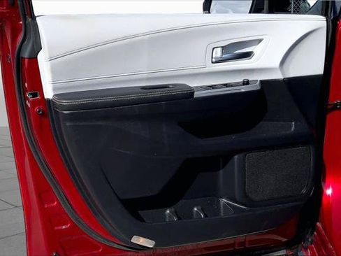 Certified 2026 Toyota Sienna XSE FWD image 21