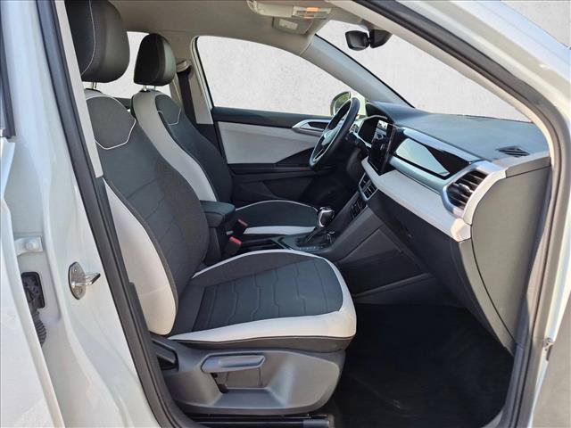 Used 2025 Volkswagen Taos SE FWD image 20