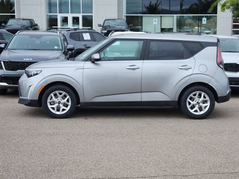 Used 2024 Kia Soul LX w/ Option Group 015 image 4
