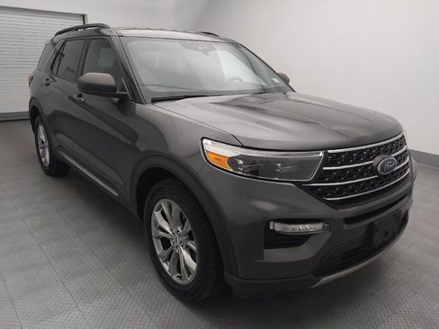 Used 2020 Ford Explorer XLT w/ Equipment Group 202A AWD/4WD image 13