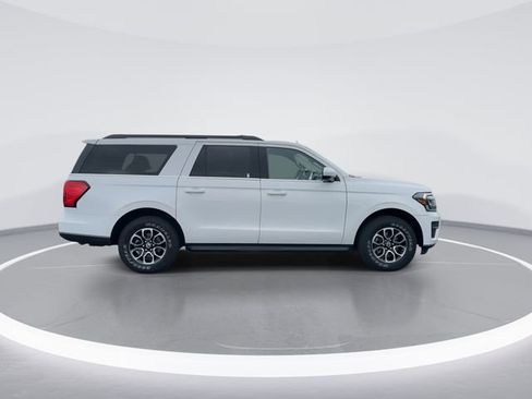 Used 2024 Ford Expedition Max XLT AWD/4WD image 9