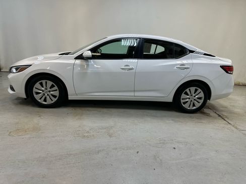 Certified 2022 Nissan Sentra S image 8