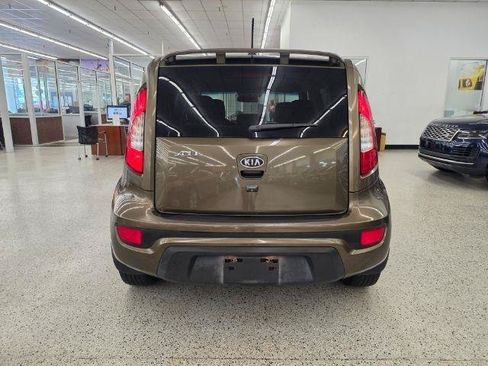 Used 2012 Kia Soul + w/ Audio Pkg FWD image 6