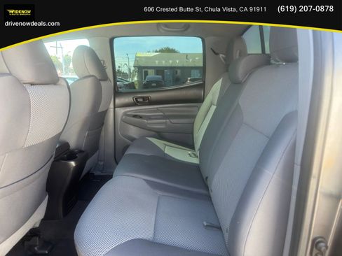 Used 2015 Toyota Tacoma PreRunner image 18