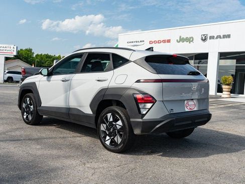 Used 2025 Hyundai Kona SEL AWD/4WD image 3