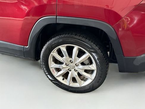 Used 2014 Jeep Cherokee Limited image 29