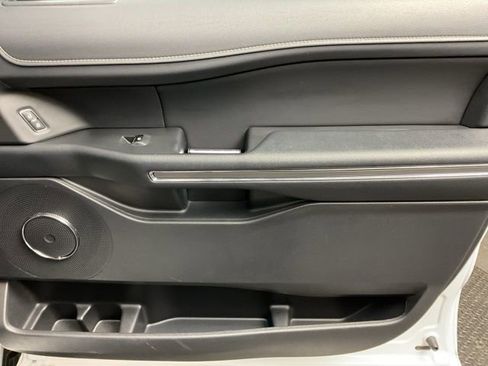 Used 2024 Ford Expedition XLT image 27