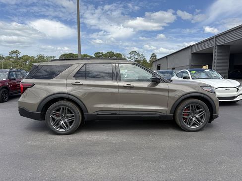 New 2026 Ford Explorer ST AWD/4WD image 3