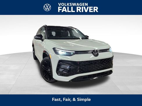 New 2026 Volkswagen Tiguan SE R-Line AWD/4WD image 1