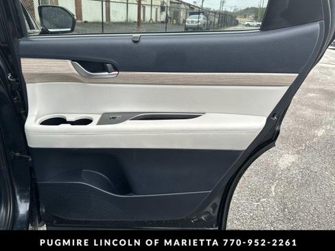 Used 2020 Hyundai Palisade SEL w/ Premium Package image 16