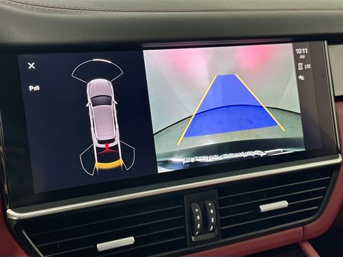 Used 2023 Porsche Cayenne image 14