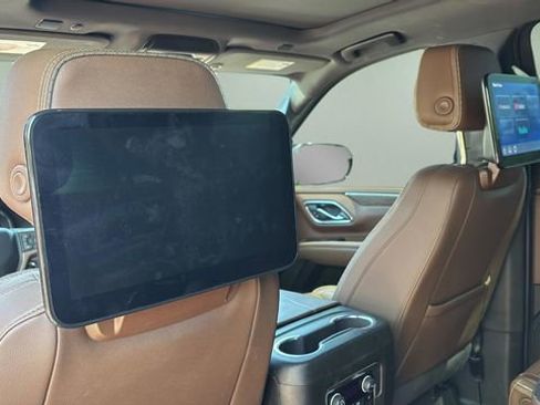 Used 2024 Chevrolet Suburban High Country AWD/4WD image 33