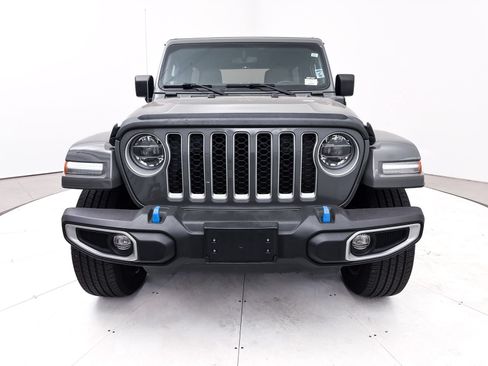 Used 2022 Jeep Wrangler Unlimited Sahara AWD/4WD image 16