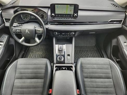 Used 2024 Mitsubishi Outlander SE FWD image 25