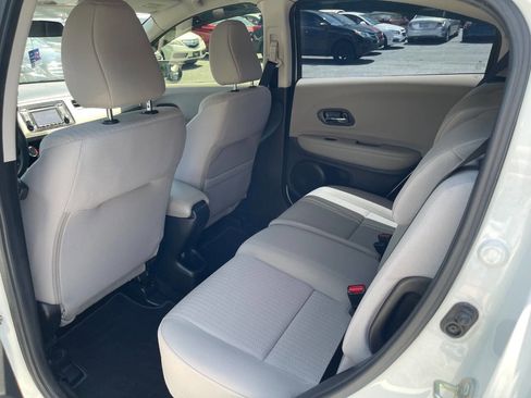Used 2018 Honda HR-V LX image 15