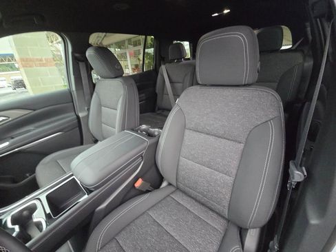 New 2026 Chevrolet Traverse LT AWD/4WD image 17