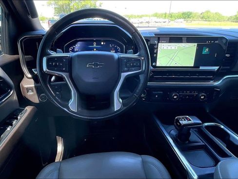 Used 2022 Chevrolet Silverado 1500 RST w/ Convenience Package II RWD image 8