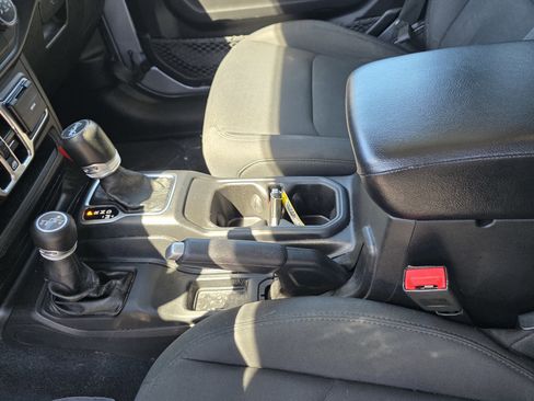Used 2020 Jeep Wrangler Unlimited Sport S AWD/4WD image 14