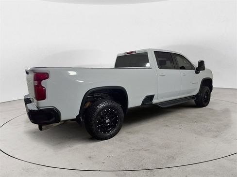 Used 2024 Chevrolet Silverado 2500 LT w/ Convenience Package image 5
