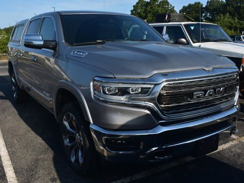 Used 2024 RAM 1500 Limited AWD/4WD image 2