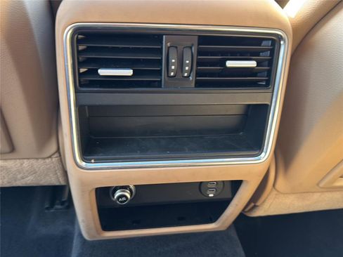 Used 2023 Porsche Cayenne AWD/4WD image 25