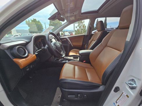 Used 2016 Toyota RAV4 Limited image 23