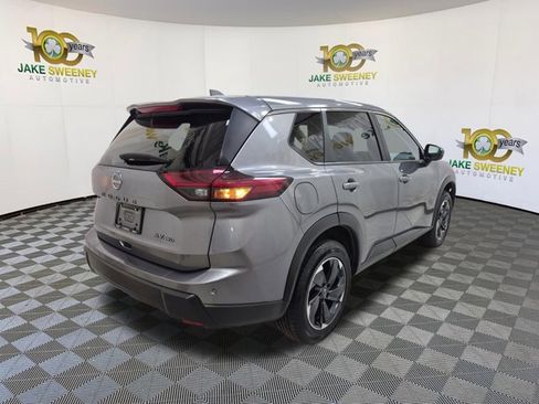 Used 2024 Nissan Rogue SV AWD/4WD image 10