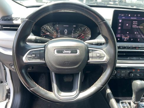 Used 2022 Jeep Compass Limited image 15