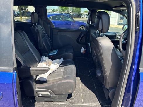 Used 2019 Dodge Grand Caravan GT FWD image 11