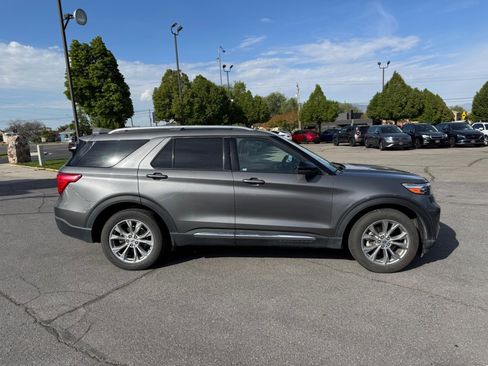 Used 2021 Ford Explorer Limited w/ Equipment Group 301A AWD/4WD image 6