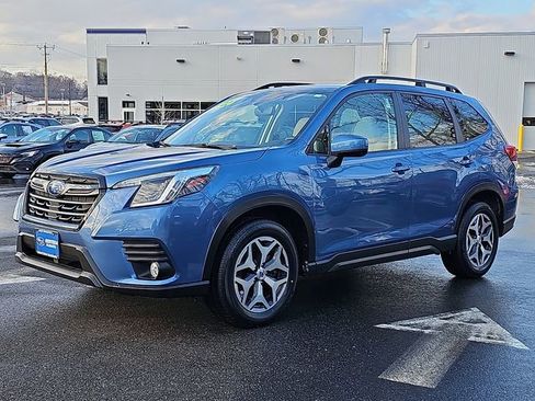 Used 2022 Subaru Forester Premium image 3