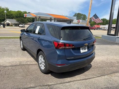 Used 2024 Chevrolet Equinox LS w/ Driver Confidence II Package FWD image 7
