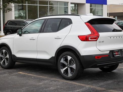 Certified 2026 Volvo XC40 B5 Plus AWD/4WD image 30