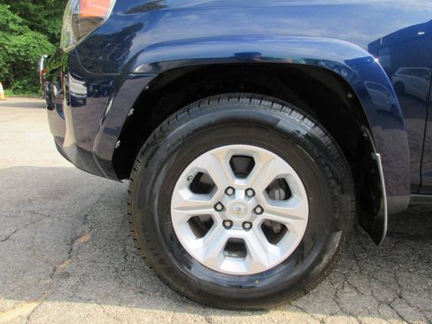 Used 2017 Toyota 4Runner SR5 RWD image 17