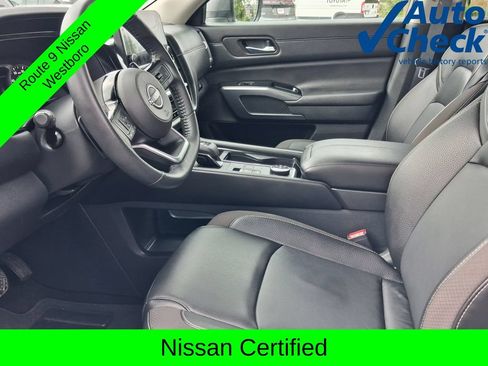 Certified 2024 Nissan Pathfinder SL AWD/4WD image 16